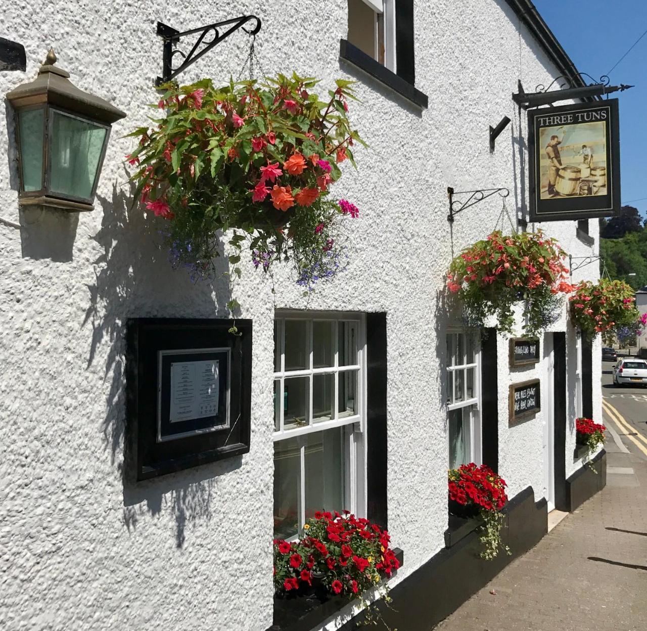The Three Tuns Hotel Chepstow Eksteriør billede