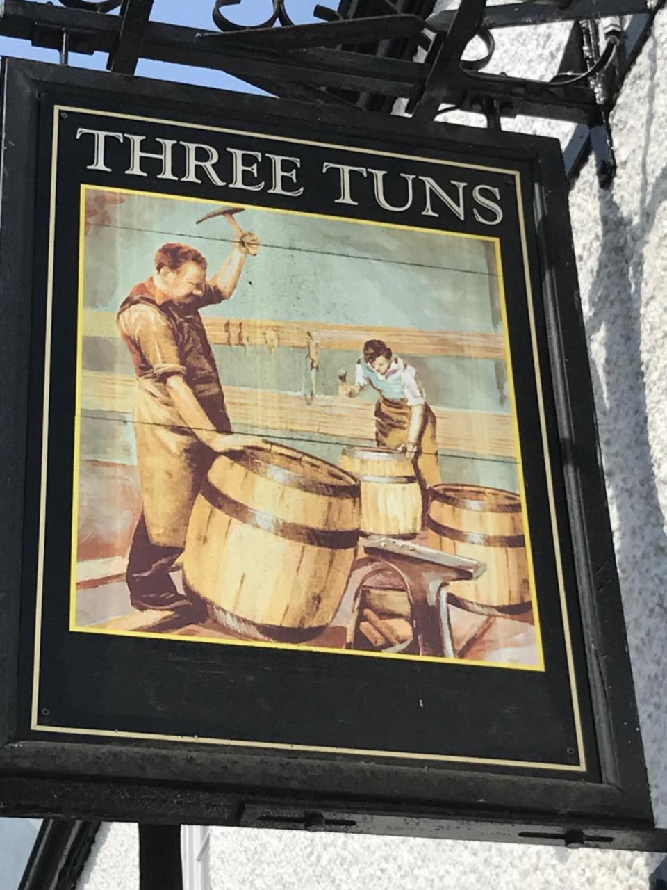 The Three Tuns Hotel Chepstow Eksteriør billede