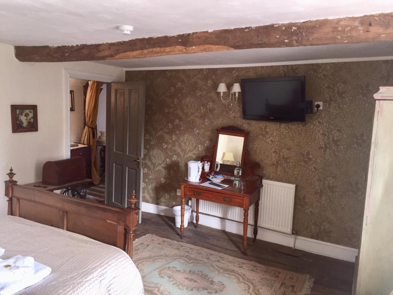 The Three Tuns Hotel Chepstow Eksteriør billede