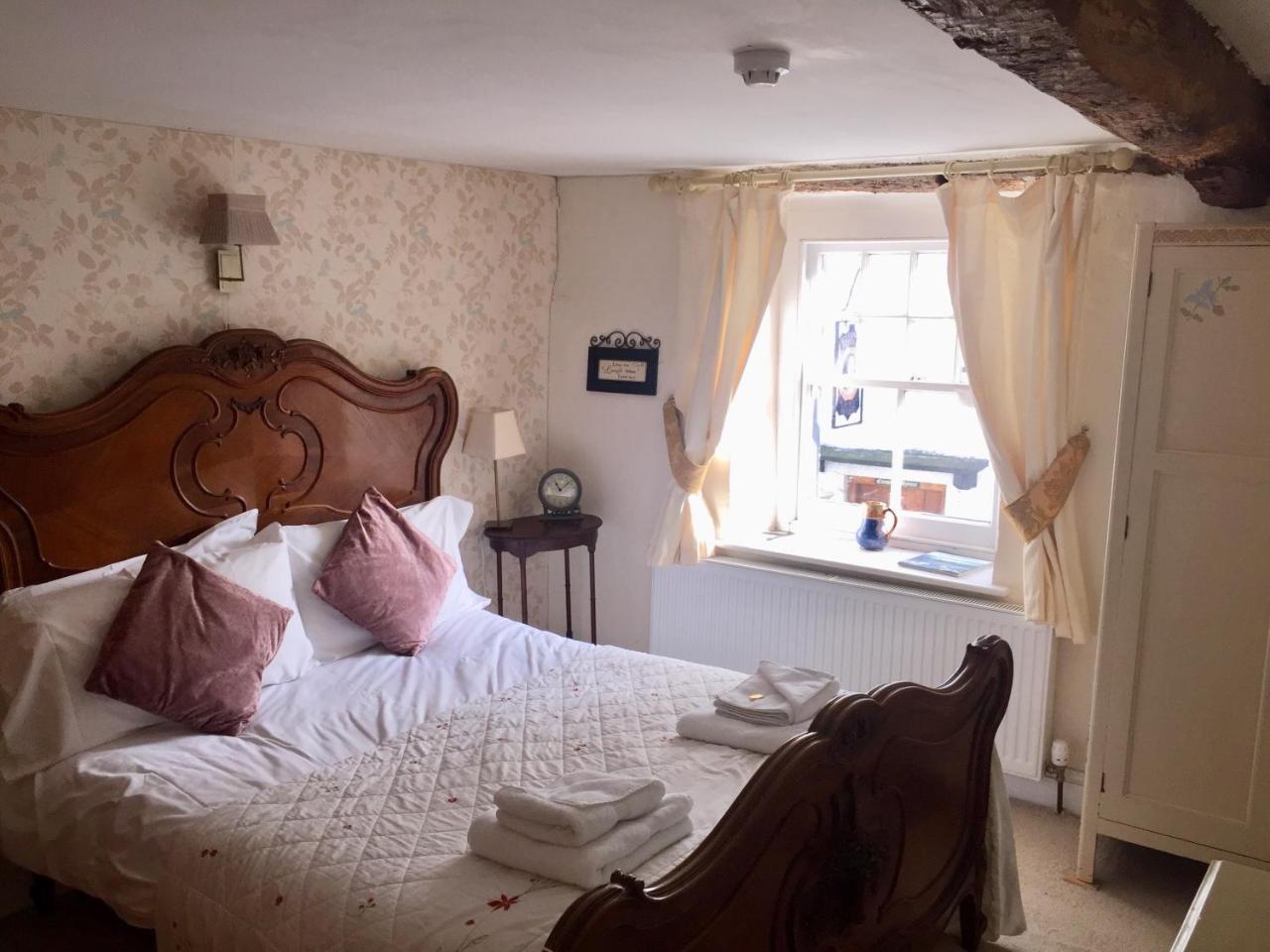 The Three Tuns Hotel Chepstow Eksteriør billede